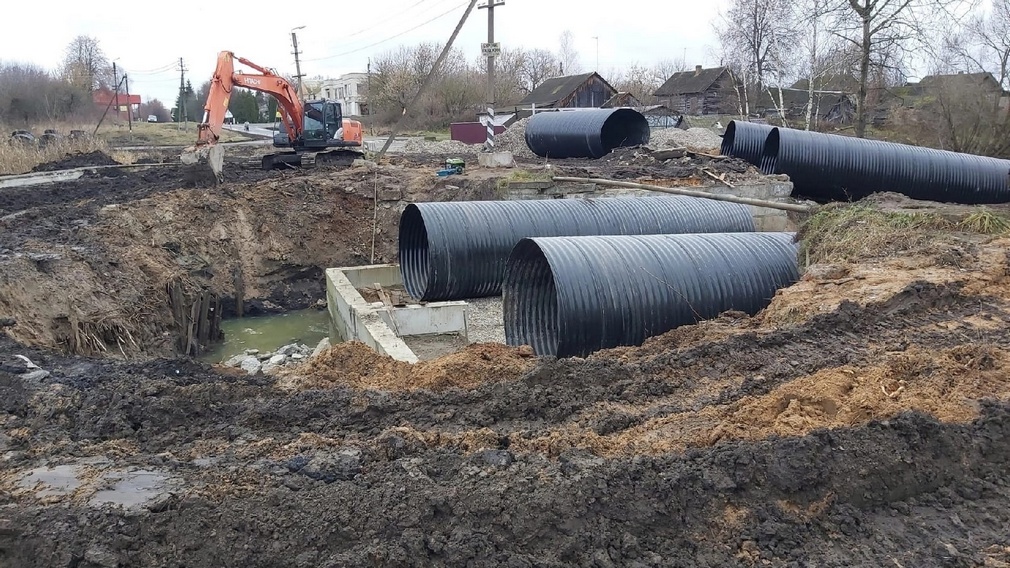 В Климовском районе Брянщины ремонтируют мост