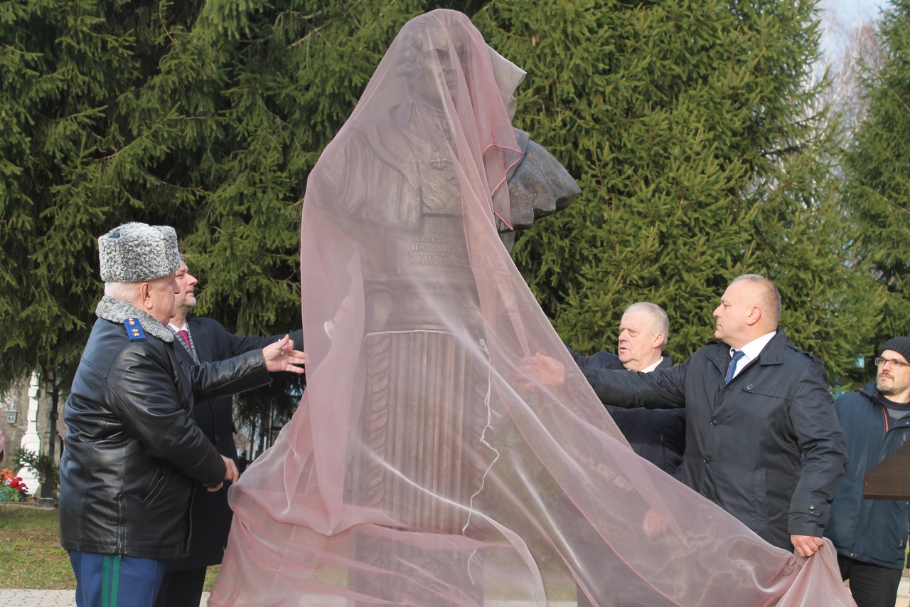 В Карачевском районе открыли памятник графу Александру Самойлову