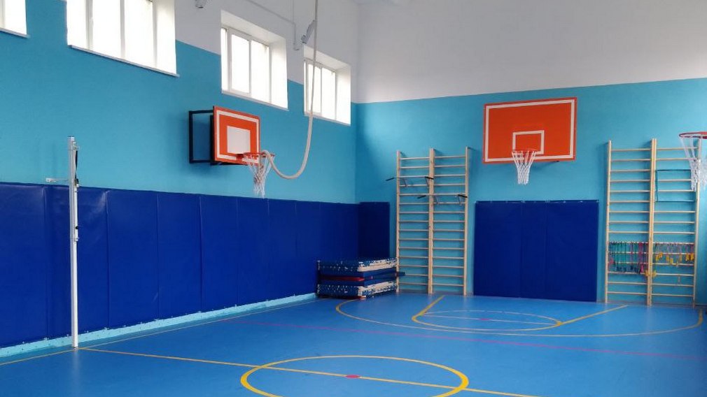 В Клетнянском районе капитально отремонтировали школьный спортзал