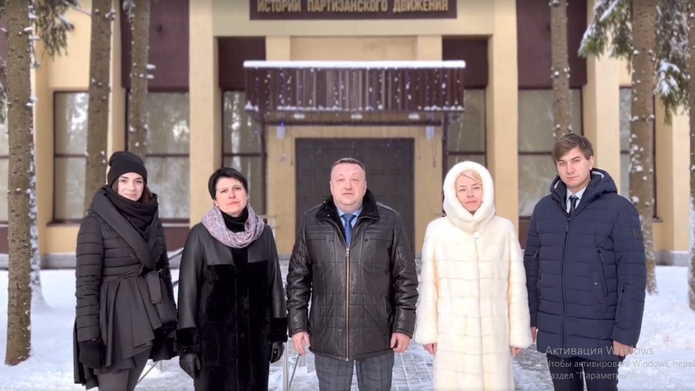 Сотрудники брянской «Партизанской поляны» записали участникам СВО новогоднее поздравление