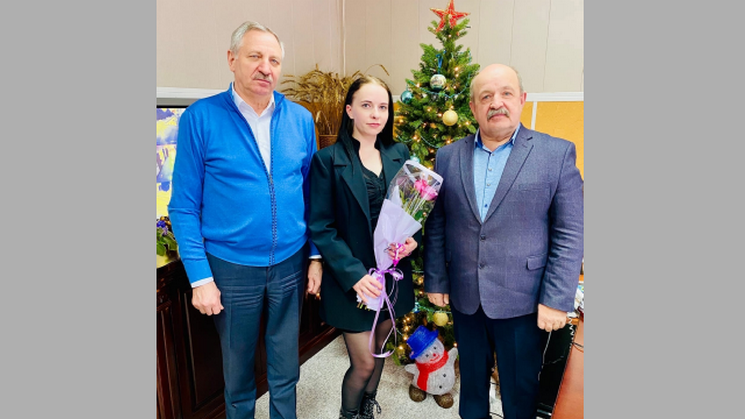 В брянском Стародубе сиротам вручили ключи от квартир