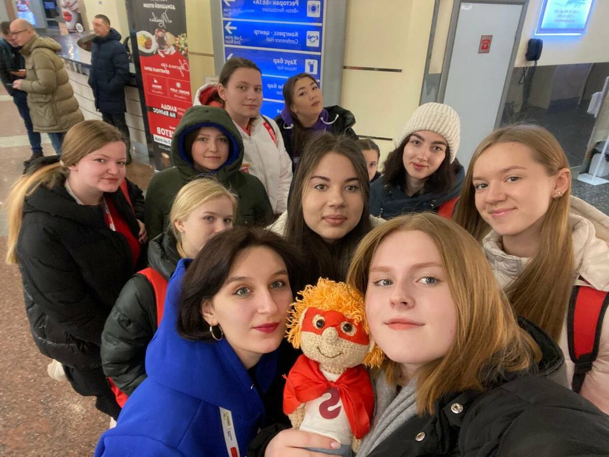 Брянские активисты участвуют в первом съезде российского движения детей и молодежи