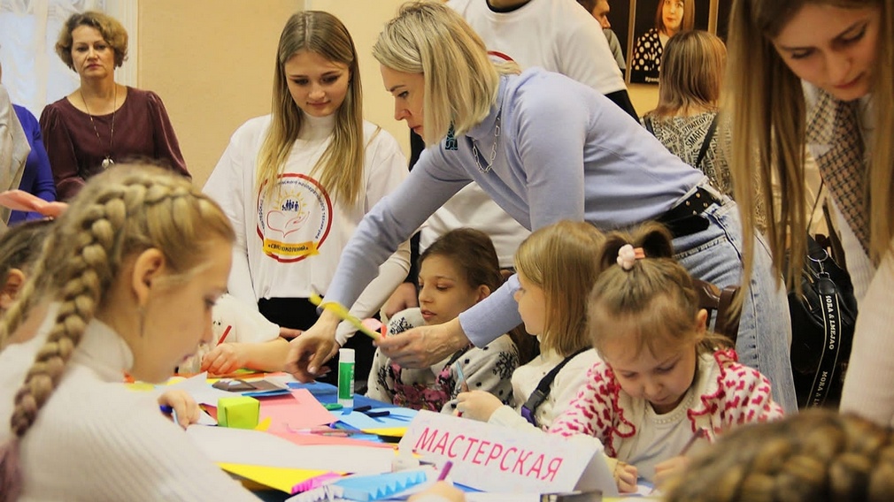 Брянский театр драмы имени А.К. Толстого провел новогоднее мероприятие для онкобольных детей