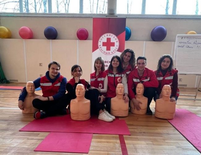 Волонтеры «Красного Креста» обучили брянских студентов оказанию первой помощи