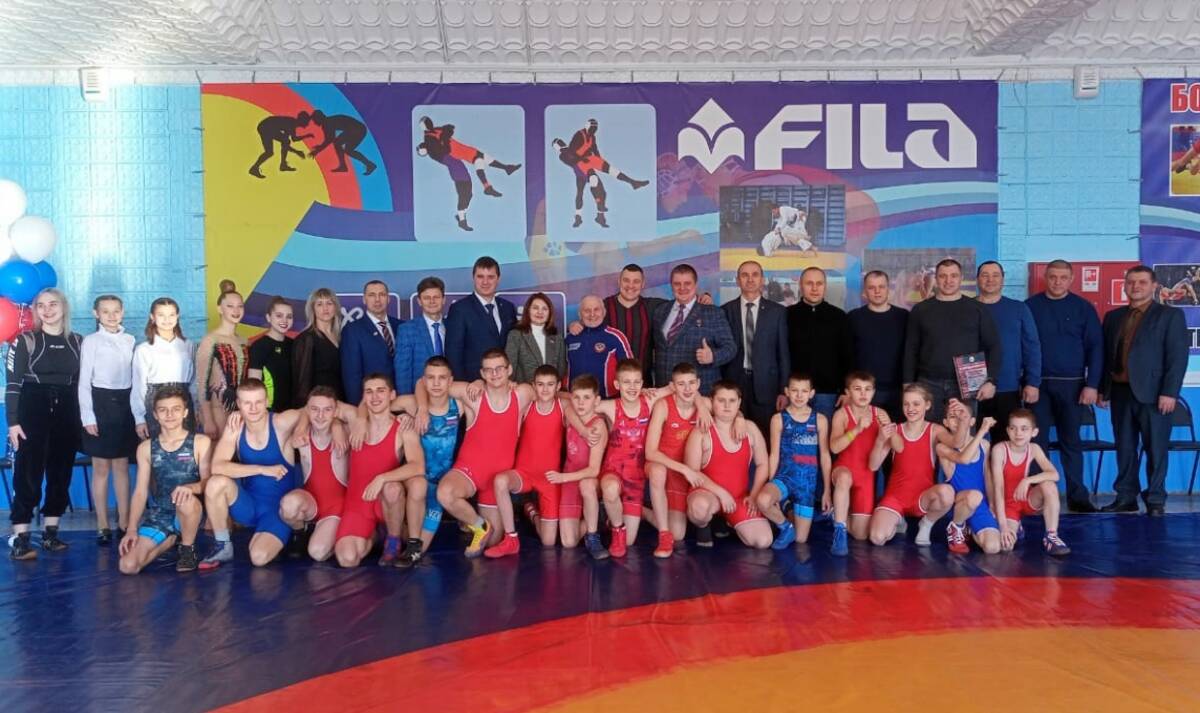 В Климово после реконструкции открылся зал по вольной борьбе