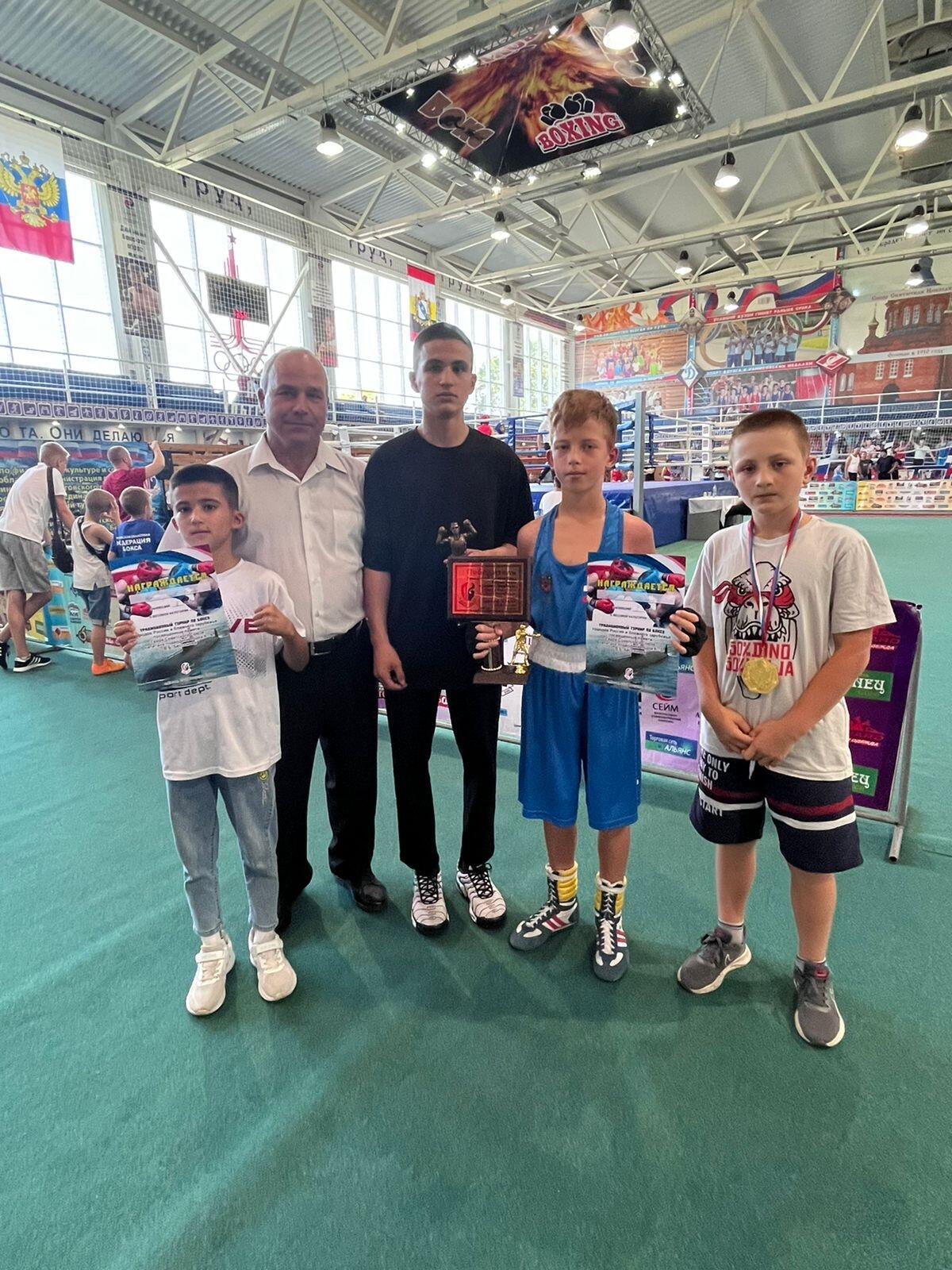   Карачевские боксеры – победители турниров