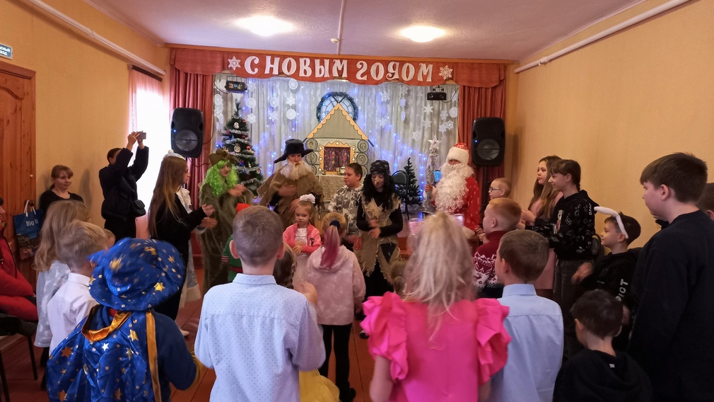 В Дубровском районе Брянской области осделали ремонт в  Алешинском  сельском Доме культуры