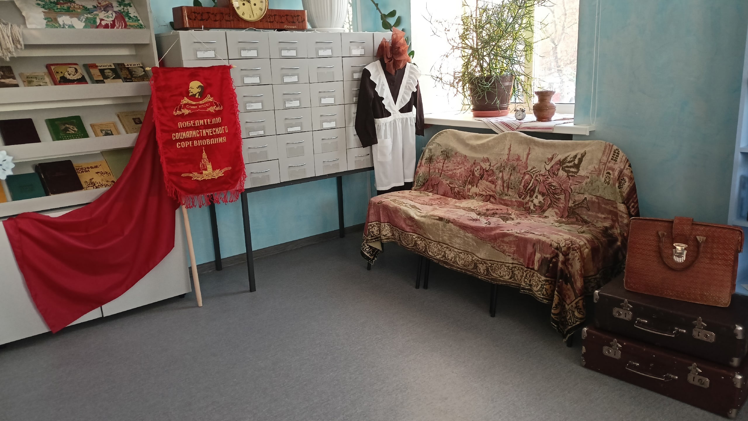 В Карачевской районной библиотеке прошла ретро-выставка «Сделано в СССР»