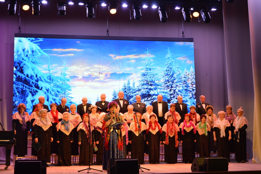 В Брянске прошел концерт хора ветеранов «Святки празднует народ»