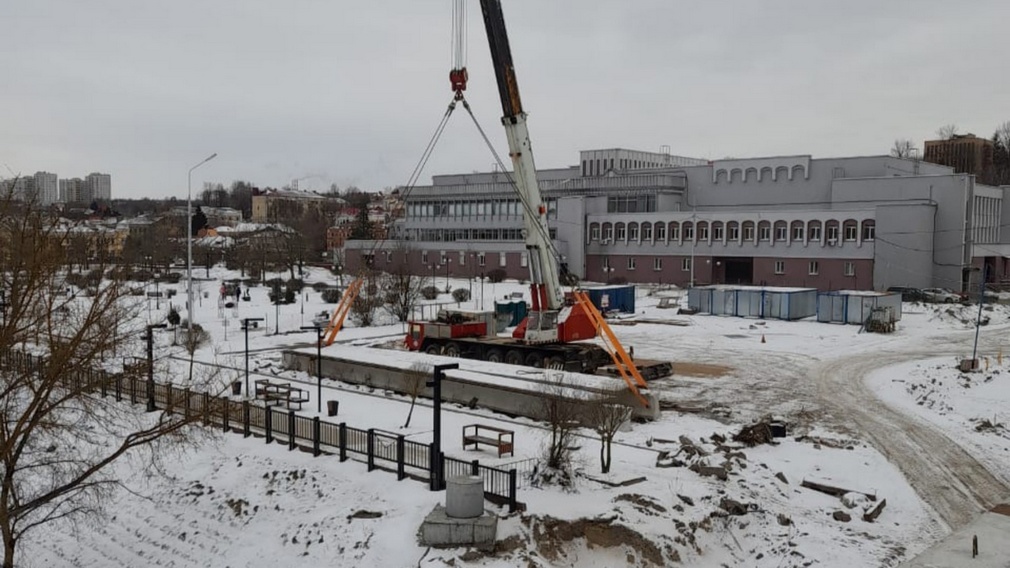 В Брянске монтируют балки на 8-ом пролете Славянского моста