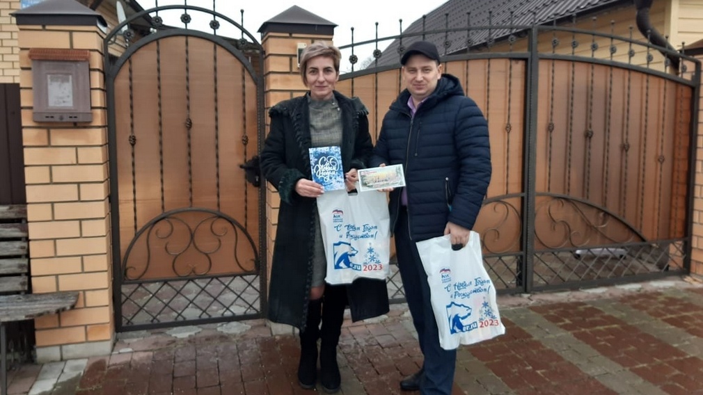 На Брянщине в Погарском районе ветеранов поздравляют с новогодними праздниками