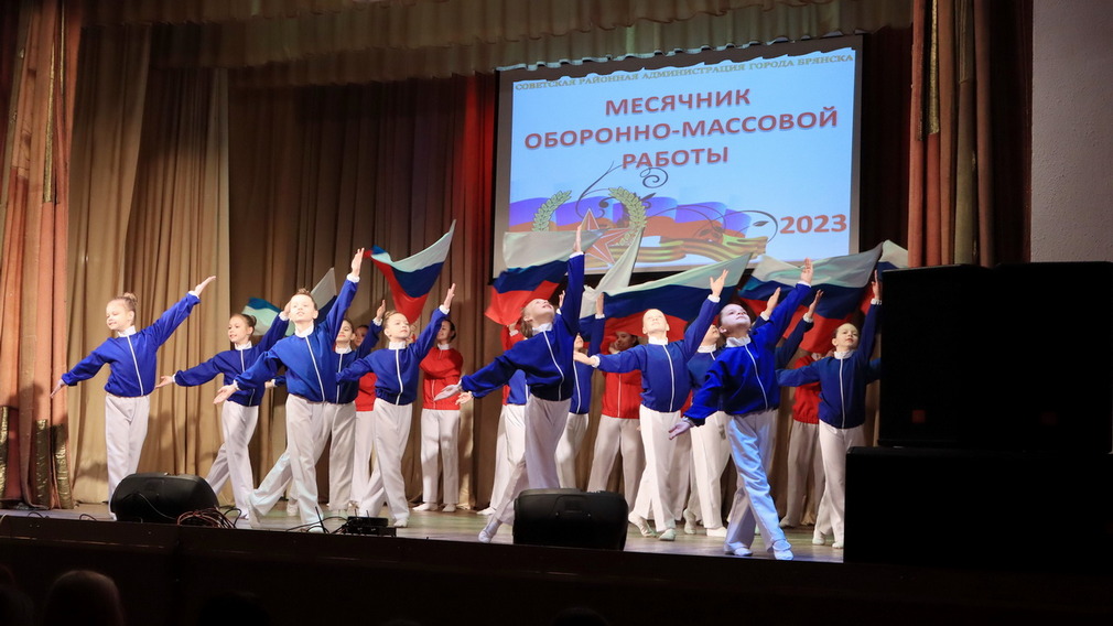 В Брянске проходит фестиваль солдаткой песни «Сюда нас память позвала»