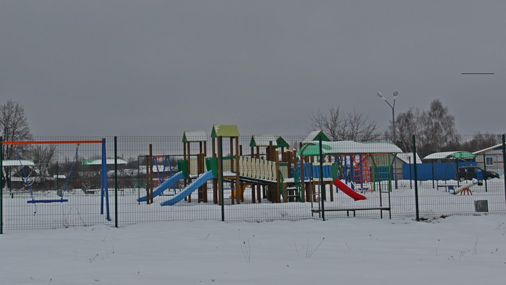 Новая детская площадка появится в Красной горе Брянской области