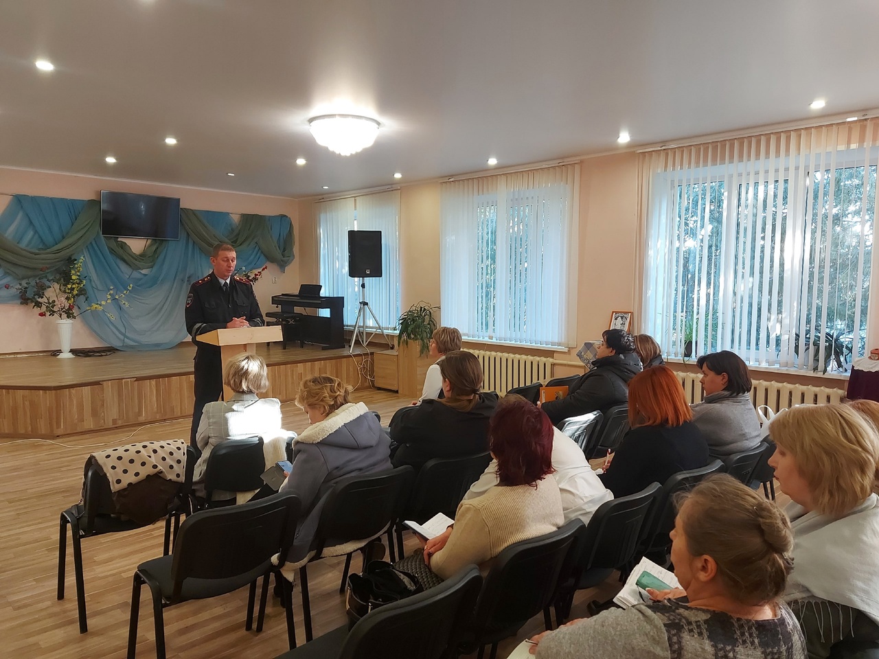 Карачевские полицейские провели «Круглый стол» с руководителями школ