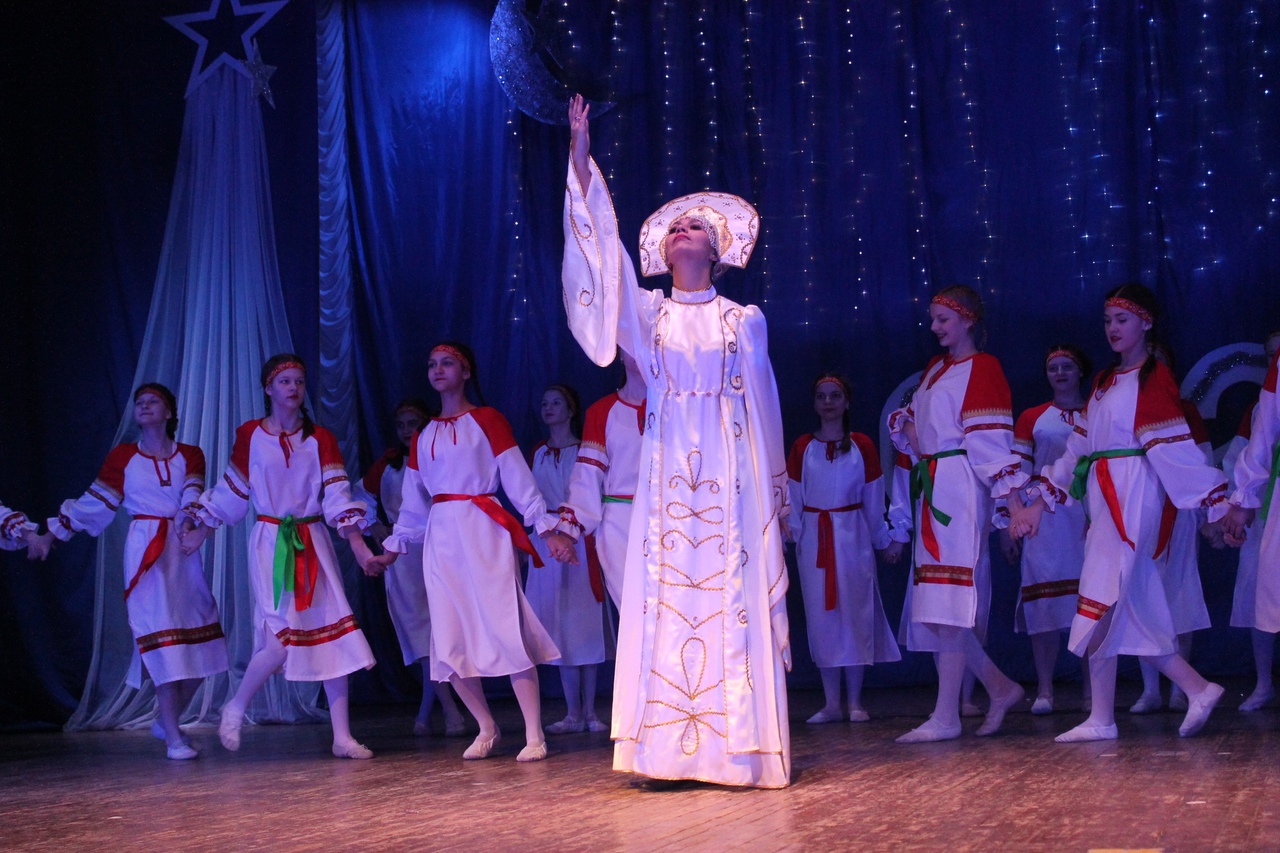 В Карачеве  прошел праздничный концерт «Под Рождественской сияющей звездой».