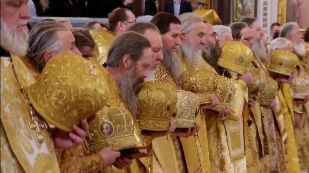 Брянский митрополит Александр сослужил святейшему патриарху Кириллу за божественной литургией