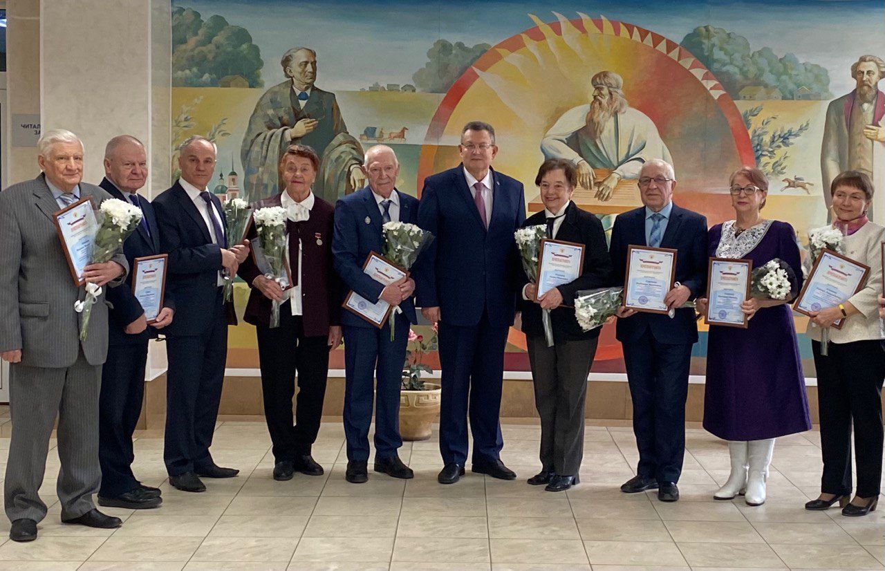 В Брянском госуниверситете им. акад. И.Г. Петровского состоялось торжественное открытие Года педагога и наставника