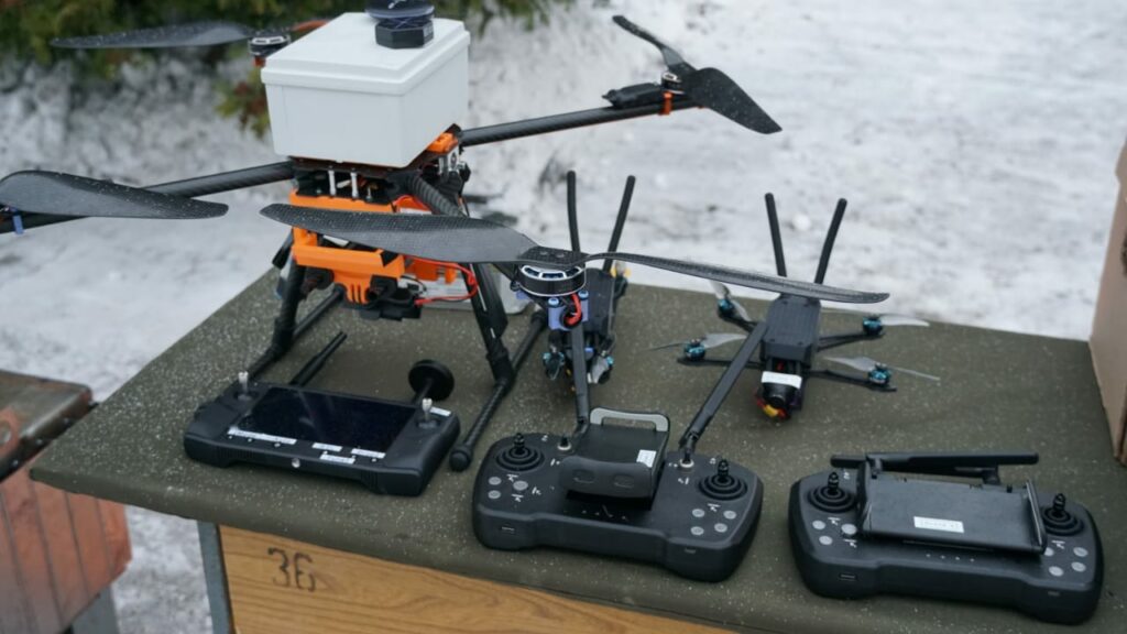 Брянским росгвардейцам новые квадрокоптеры вручили