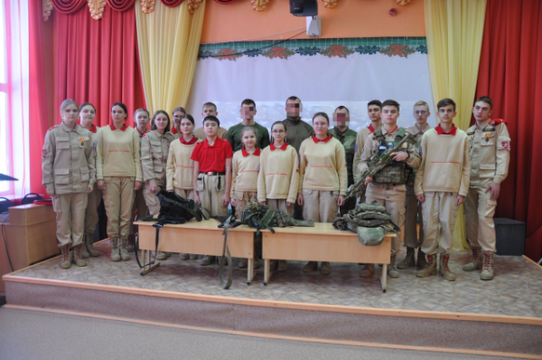 В школе Брянского соединения прошла встреча с участником СВО на Украине