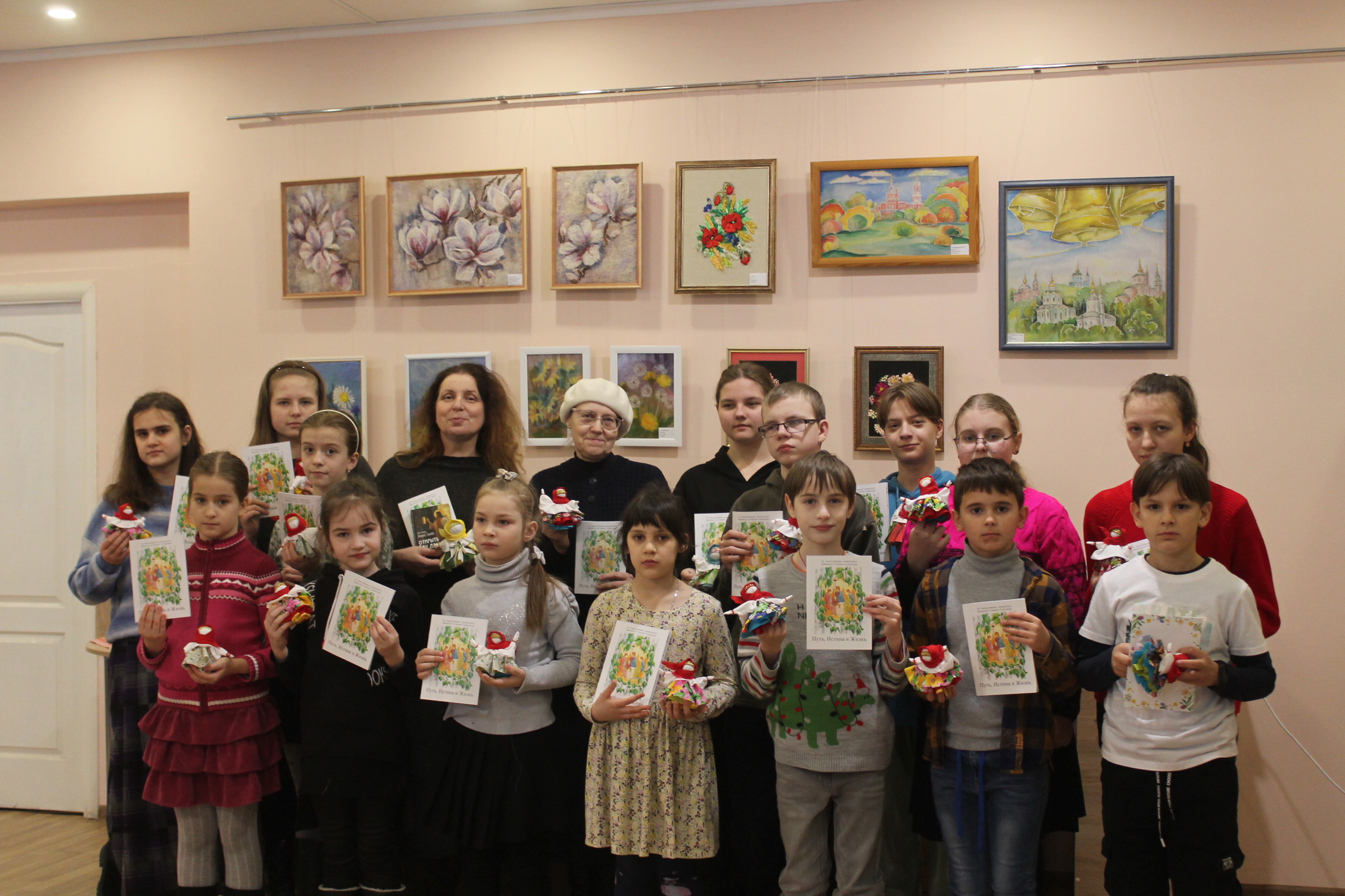 Воспитанники Карачевской Воскресной школы посетили выставку «Русский стиль»