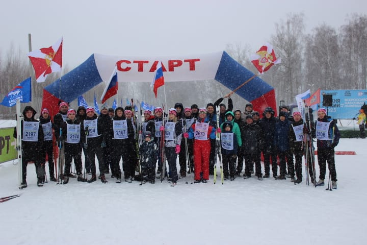 Росгвардейцы приняли участие в «Лыжне России-2023» в Брянске