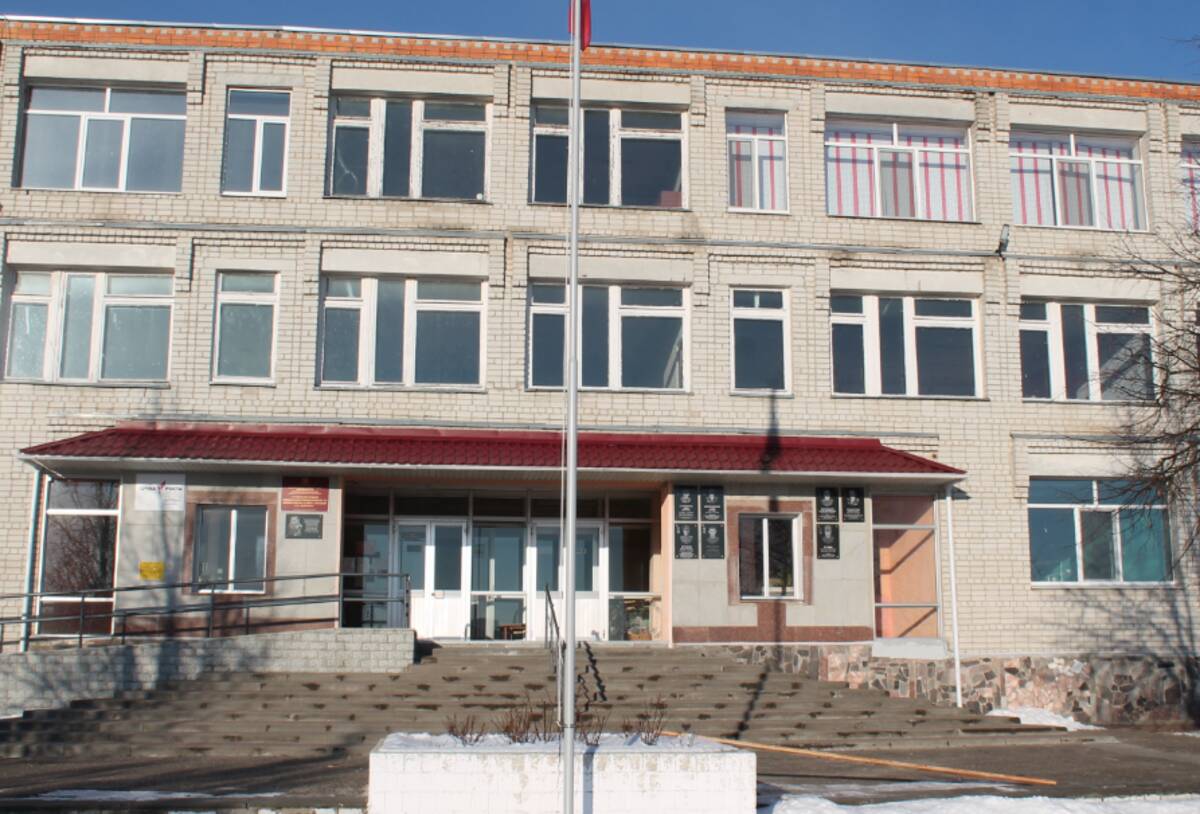 В брянской Суземке начался масштабный капремонт школы №2