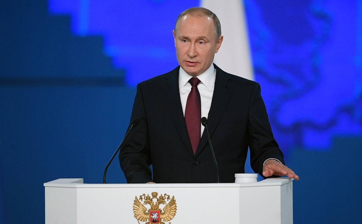 Владимир Путин дал ряд поручений по мерам поддержки российских семей