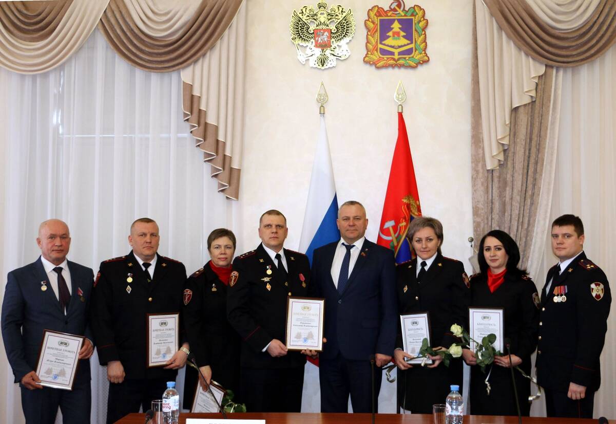 В Брянске наградили сотрудников подразделений областного Управления Росгвардии
