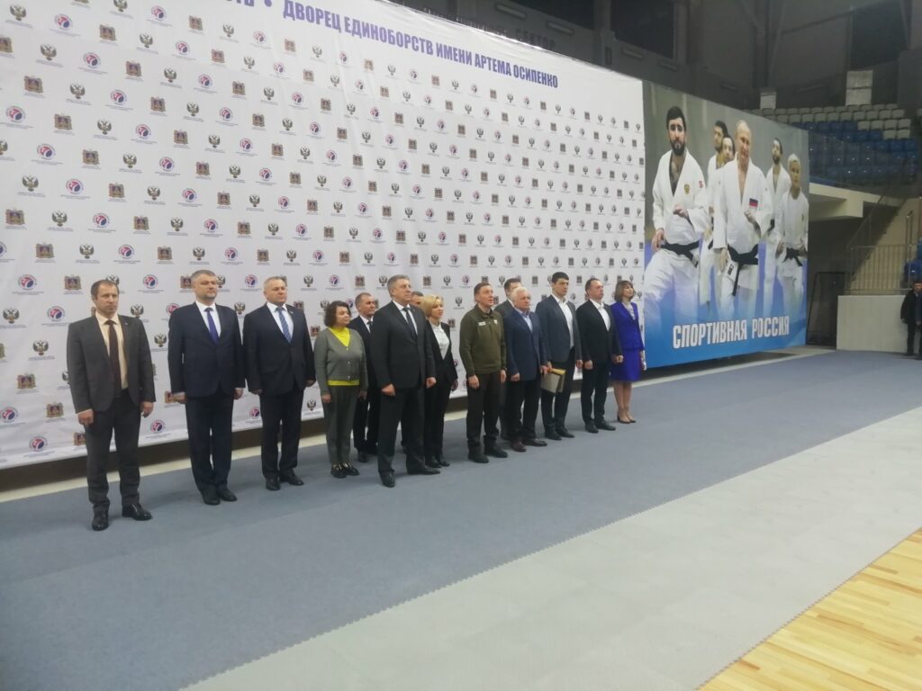 Андрей Турчак посетил Брянский Дворец единоборств