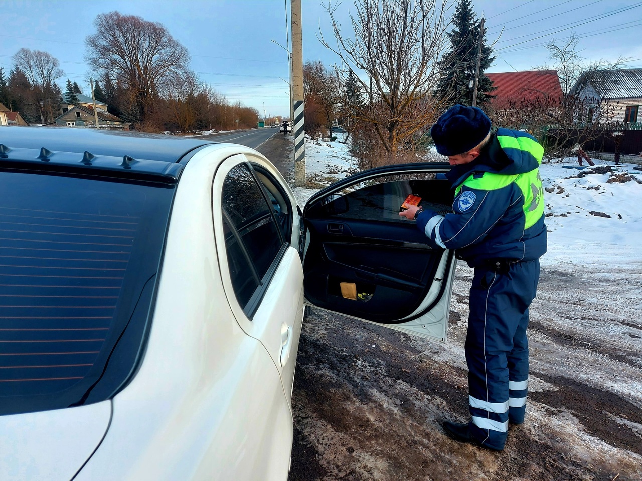 В Карачевском районе автоинспекторы провели рейд «Тонировка»