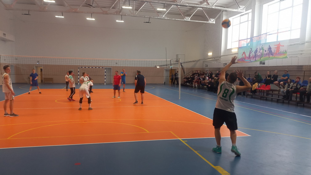 В Жуковке проходит волейбольный турнир, посвященный  памяти героев-земляков