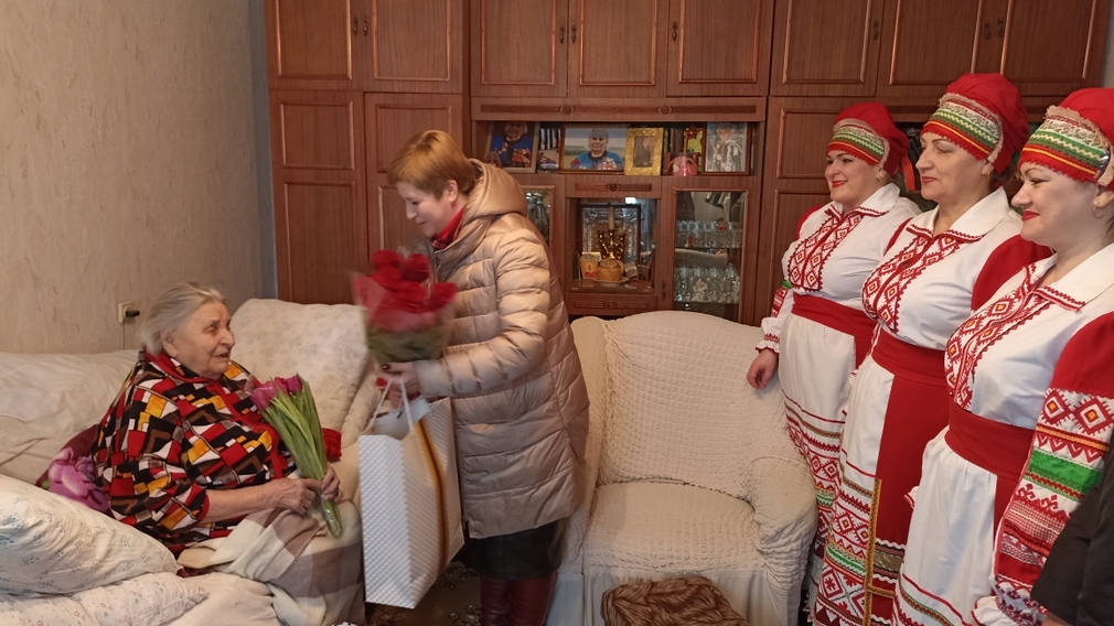 В Брянском районе с 80-летием Сталинградской битвы поздравили ветерана войны