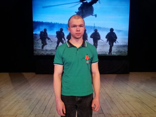 Участник СВО из Новозыбкова награжден медалью Суворова