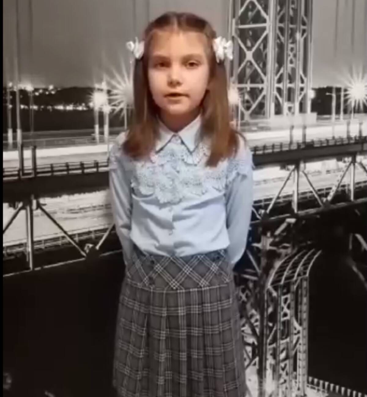 Брянские школьники записывают видеопоздравления с 23 февраля участникам СВО