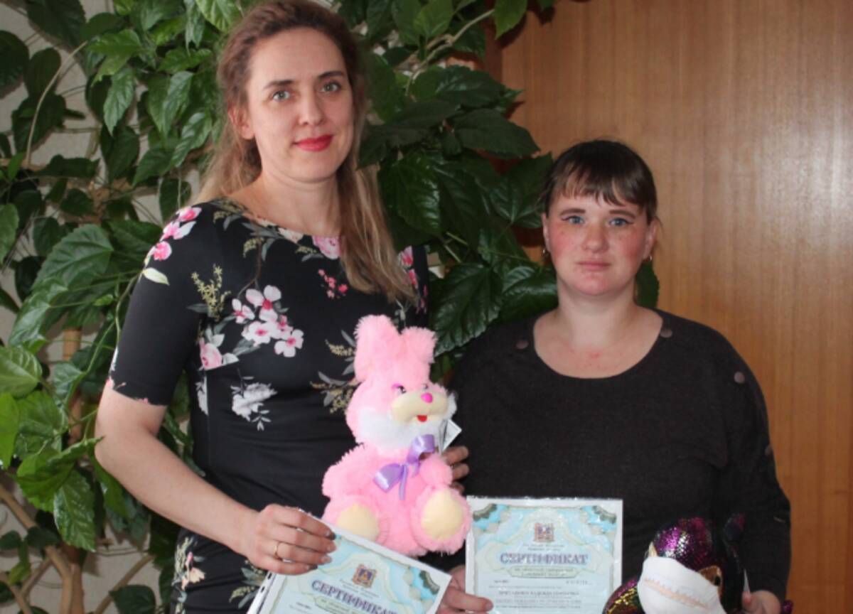 В Суземке многодетным семьям вручили сертификаты на областной материнский капитал