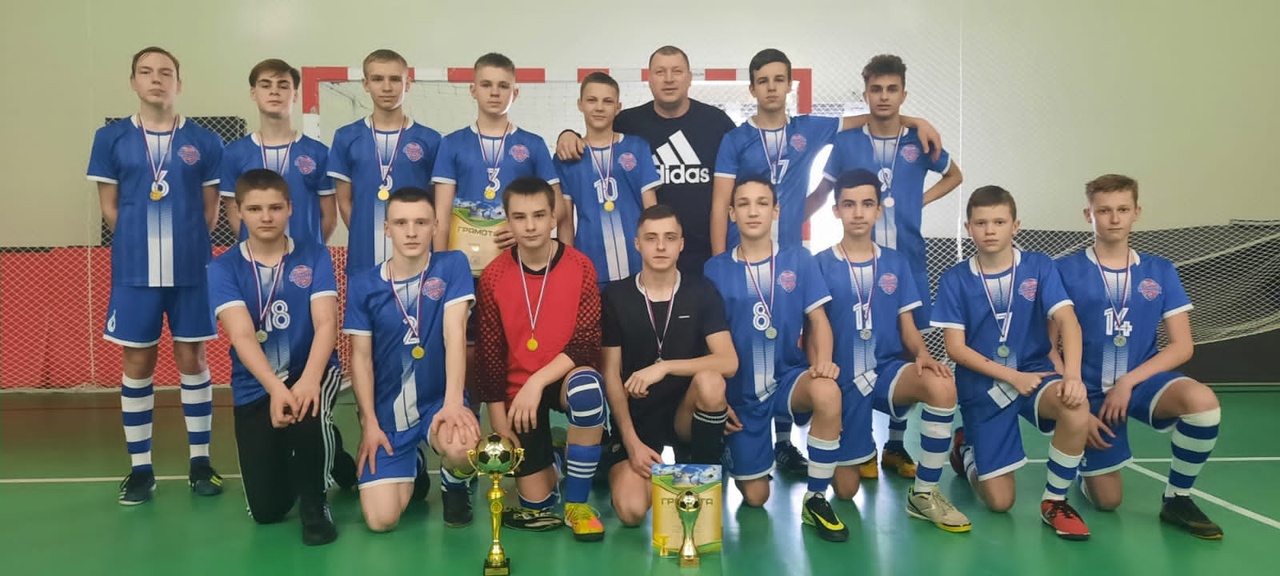 Карачевские футболисты стали победителями турнире по мини-футболу