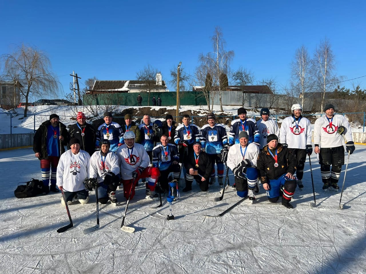 Карачевские спортсмены  сразились в товарищеской встрече по хоккею