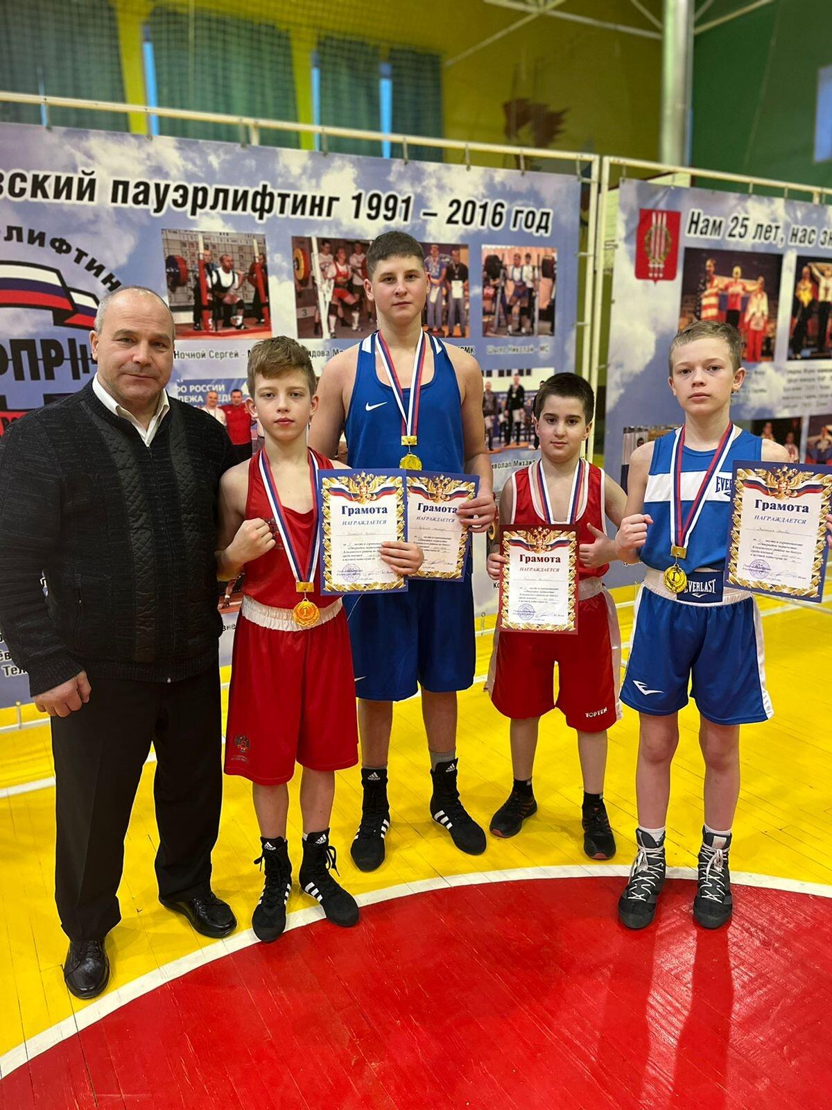 Карачевские боксеры стали первыми