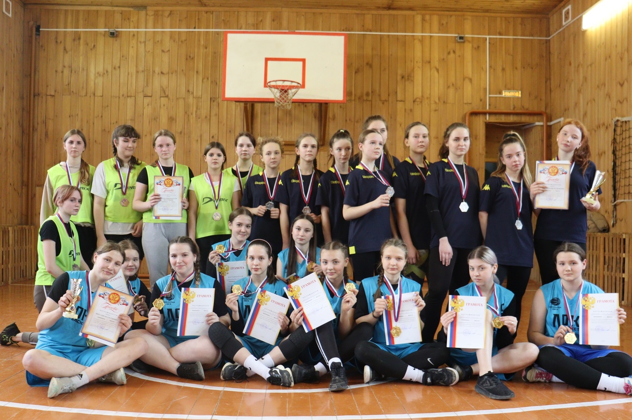 Карачевская команда — победительница муниципального этапа по волейболу будет участвовать в зональных играх