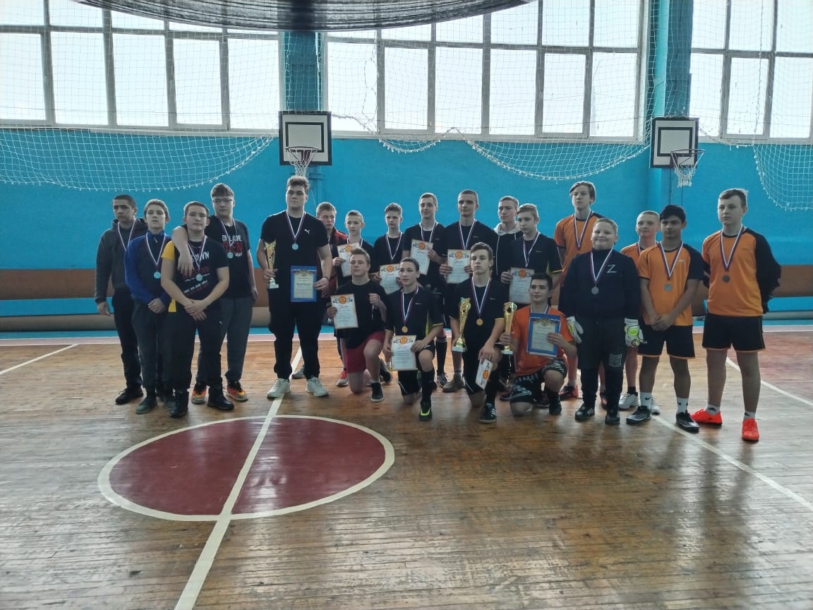 В Карачеве прошел турнир по мини-футболу среди сельских школ