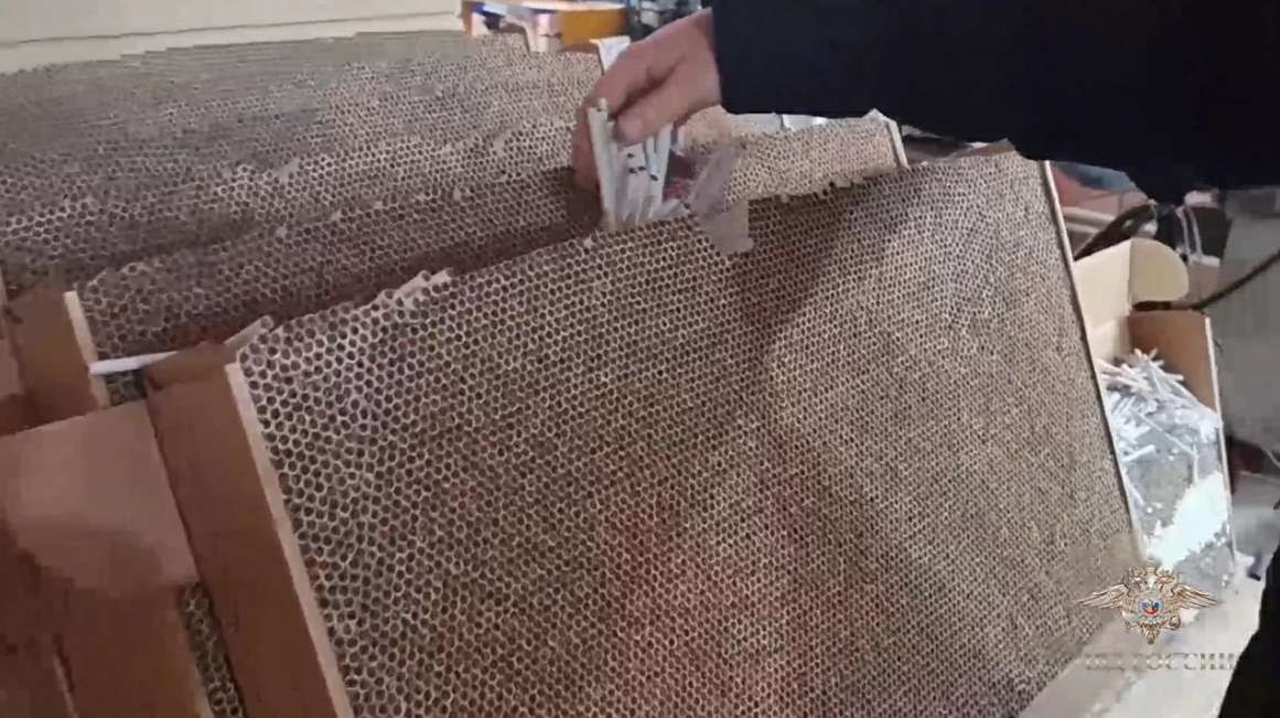 Ирина Волк: В Брянской области полицейские пресекли нелегальное производство сигарет