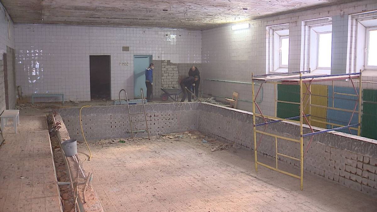 В Брянской гимназии №6 начался масштабный ремонт спорткомплекса