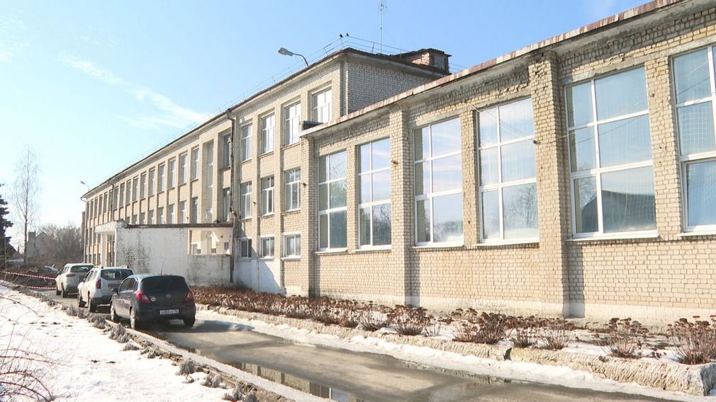 В Карачеве начался капремонт школы №5 имени С.И.Кузнецова