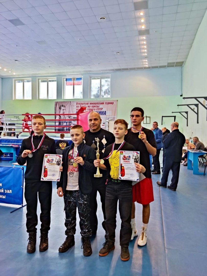 Карачевские спортсмены успешно выступили в юношеском турнире по боксу