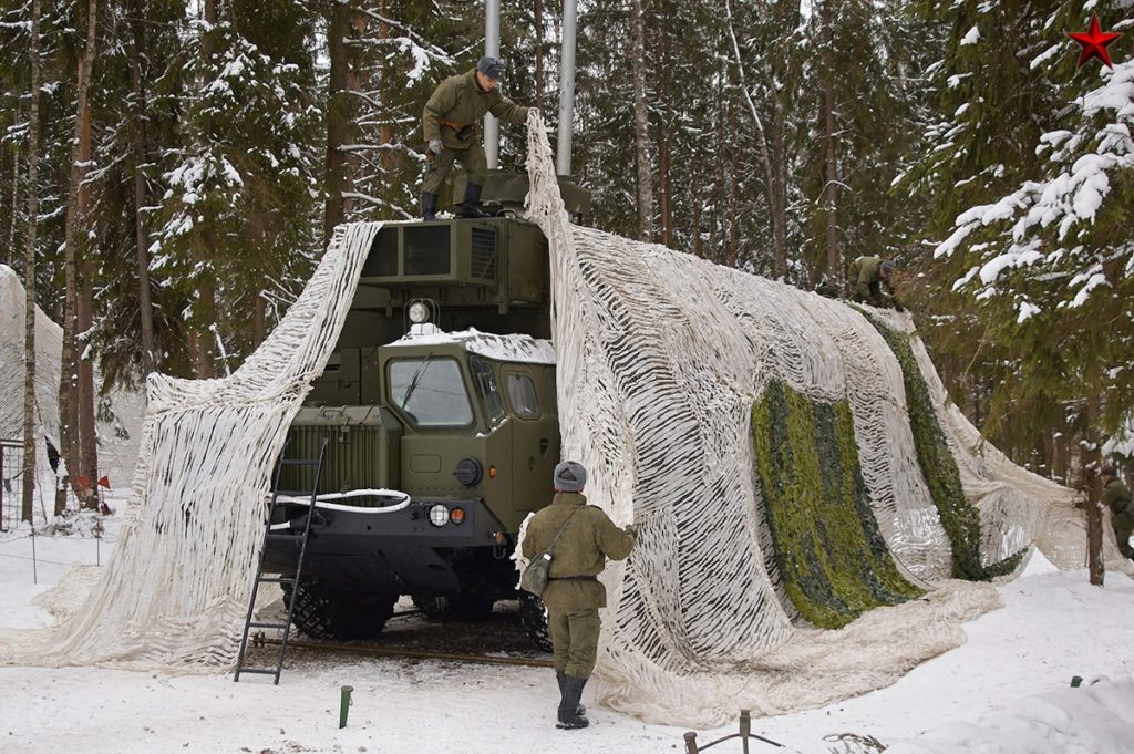 Женщины Брянска работают в пунктах помощи бойцам СВО