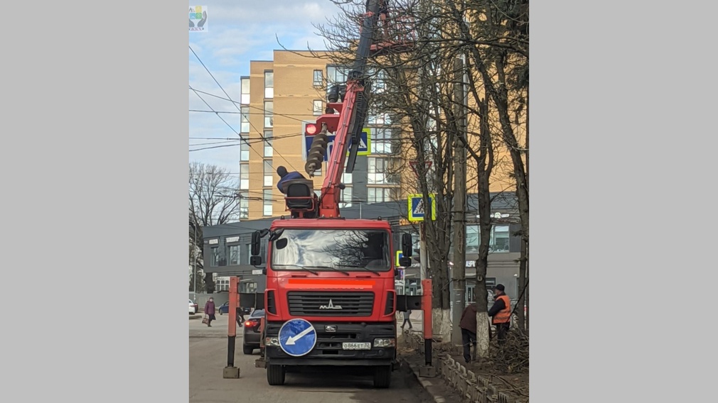 В Брянске продолжается капремонт автодороги по улице Куйбышева