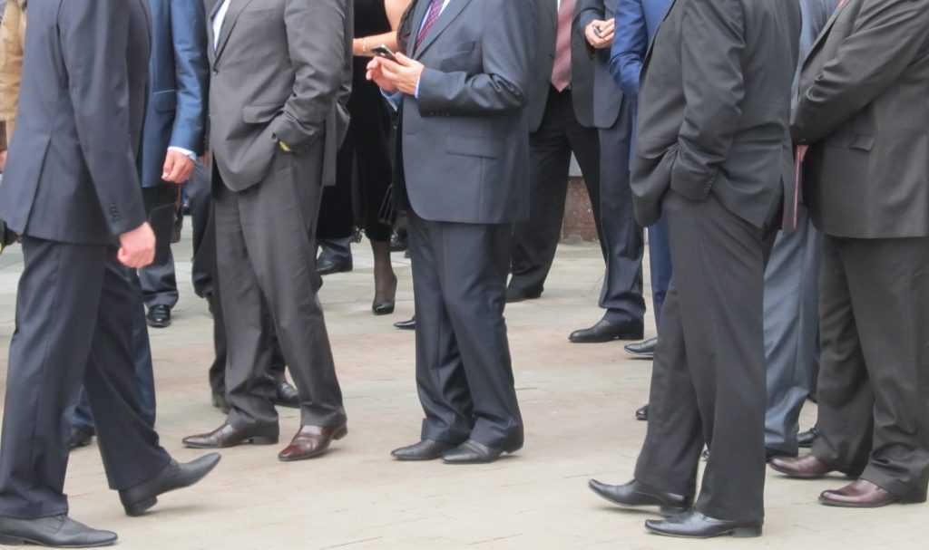 Глава Брянщины утвердил программу профессионального развития чиновников в 2023 году