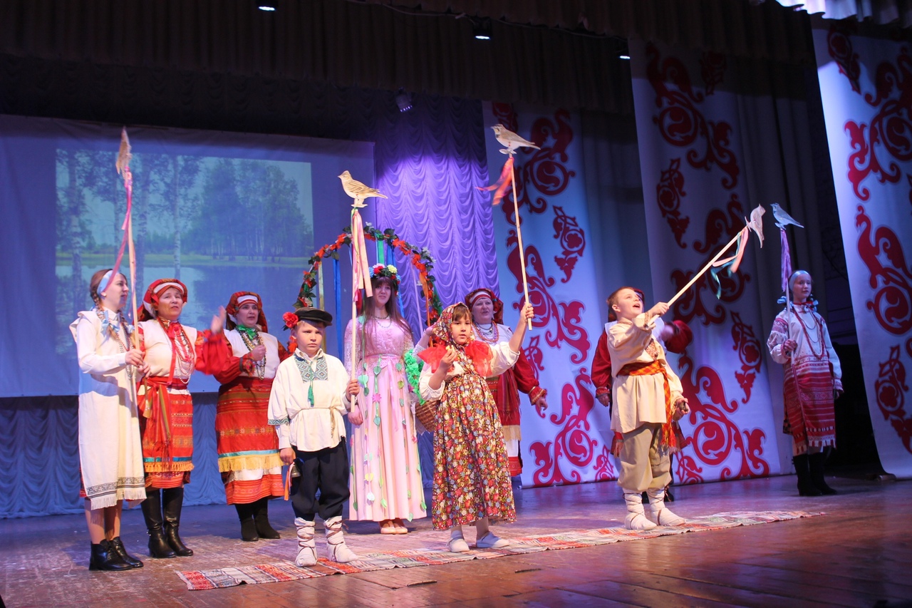 На сцене карачевского районного Дома культуры прошел форум–концерт