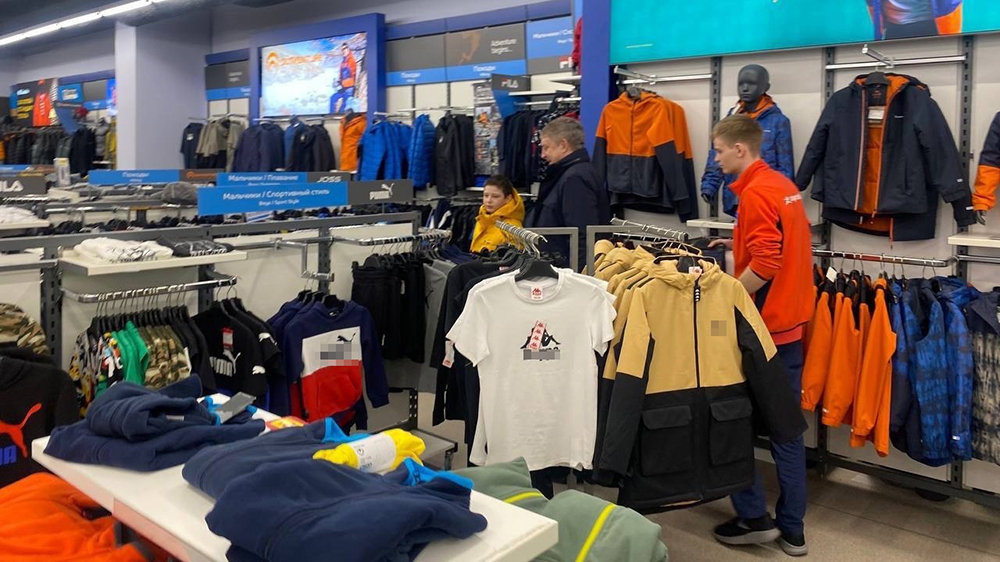 Брянский губернатор Богомаз приобрел одежду для юного героя Феди