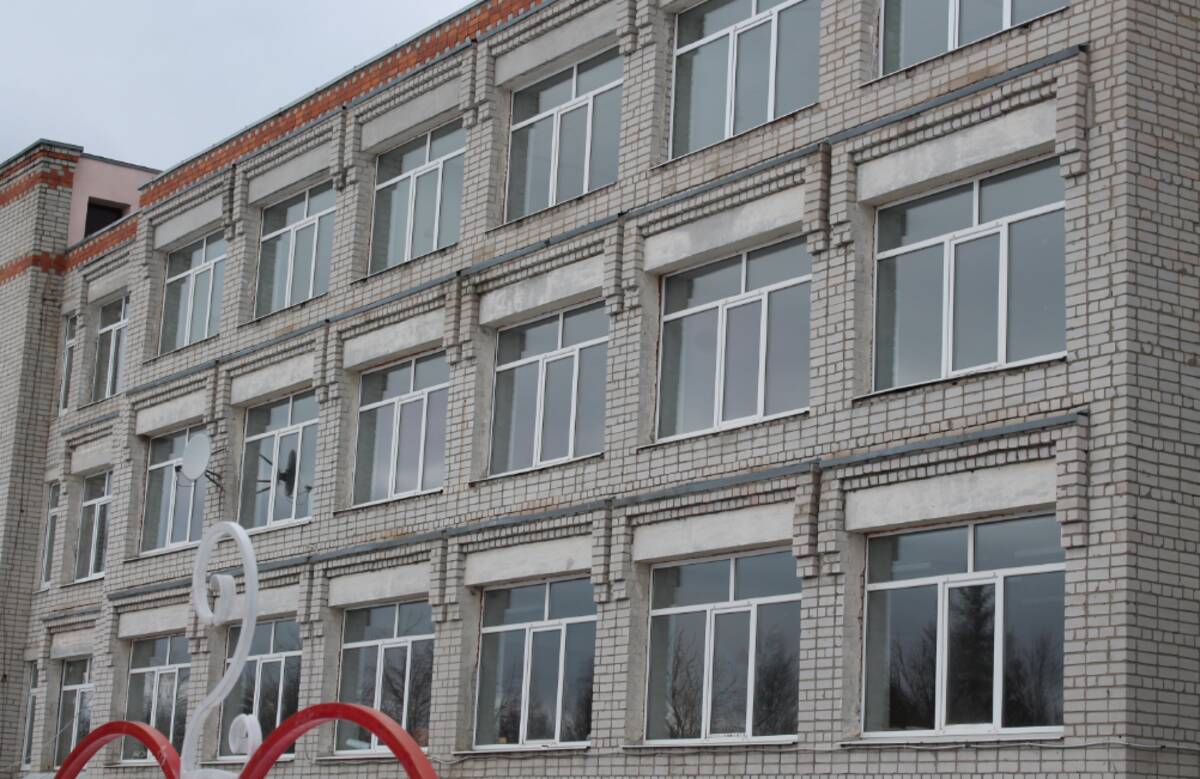 В п. Суземка Брянской области активными темпами идет капитальный ремонт школы №2